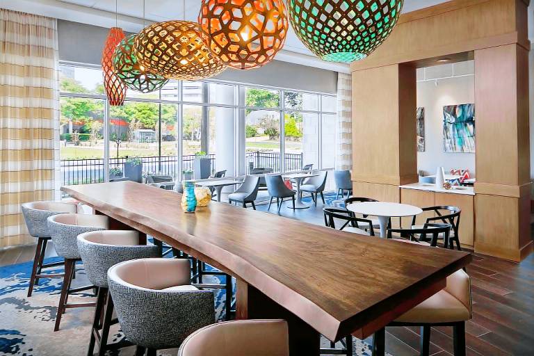 Hampton Inn & Suites Teaneck Glenpointe — photo 3