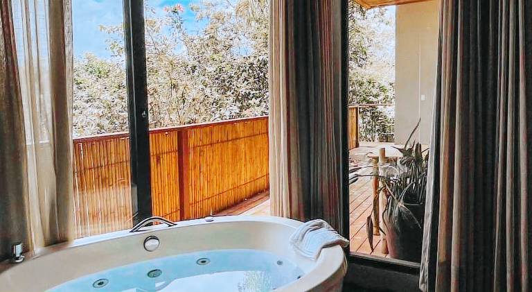 Lodge with garden, terrace & jacuzzi — photo 3