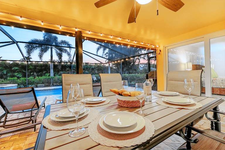 Yacht Club - Walk to Beach, Restaurant/Bar! Heated Saltwater Pool - Villa Beachside Bliss - Roelens — photo 5