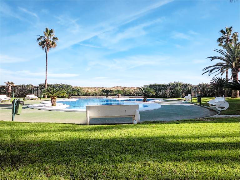 Family-friendly rental apartment with pool, garden & patio | Mountain view | Next to the beach | Pet-friendly — photo 3