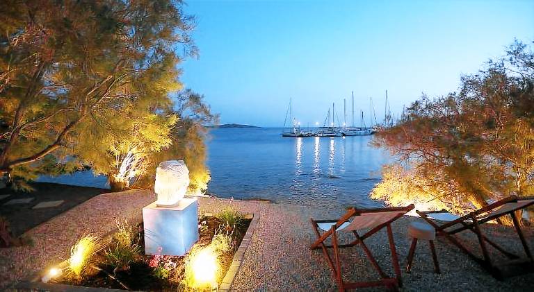 Beautiful rental apartment with yard & patio | Beach nearby | Pets allowed — photo 3