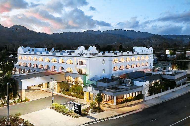 DoubleTree by Hilton Chatsworth