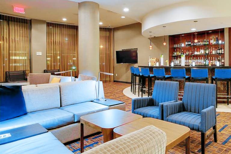 Courtyard by Marriott Republic Aprt Long Island Farmingdale