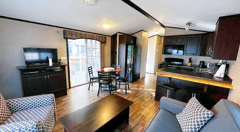 Lovely house with patio, grill & yard | Pets are welcome — photo 2