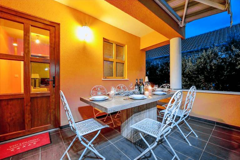 Villa with pool and air conditioning — photo 5