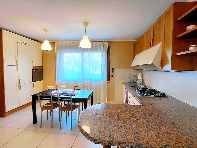 Rental apartment with pool, patio & garden — photo 3