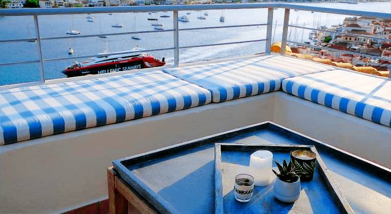 House with 2 rooms for 4 persons in Poros