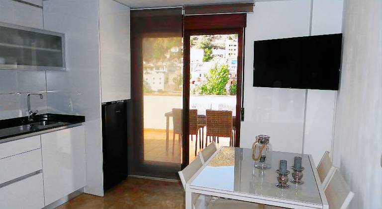Apartment with terrace — photo 4