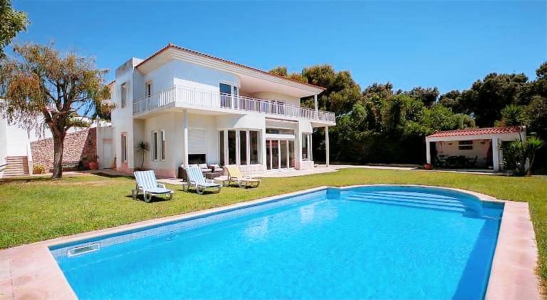 House with private pool, terrace & BBQ | Good for workation in Cascais