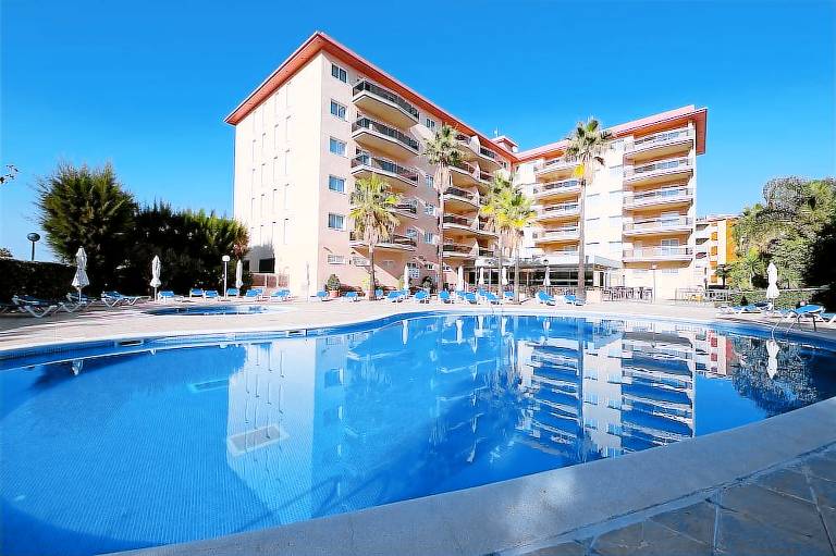 Aparthotel La Pineda