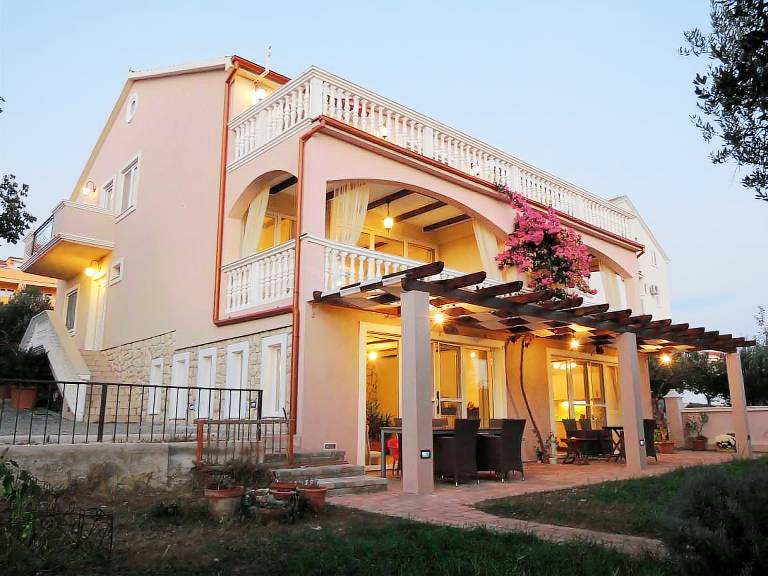 Appartement  Pakoštane