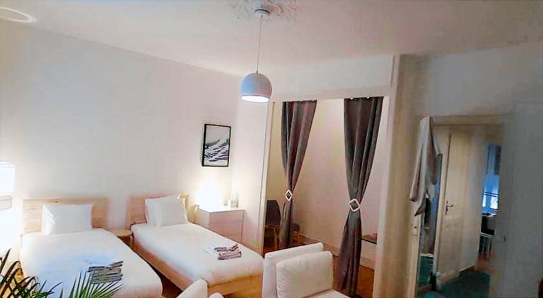 Lovely rental apartment | Close to St. Peter Cathedral | Dogs allowed in Geneva