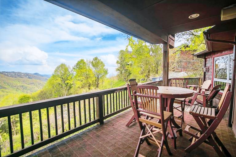 House  Blowing Rock