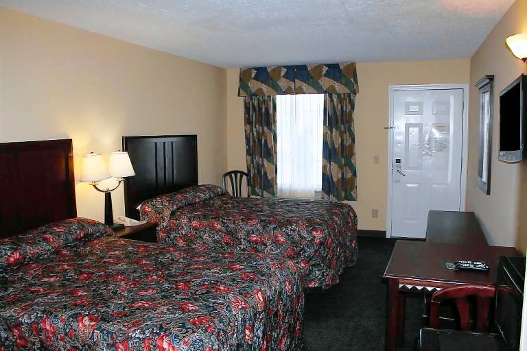 JAMESON INN OAKWOOD — photo 5