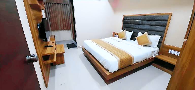 Hotel Mansarovar