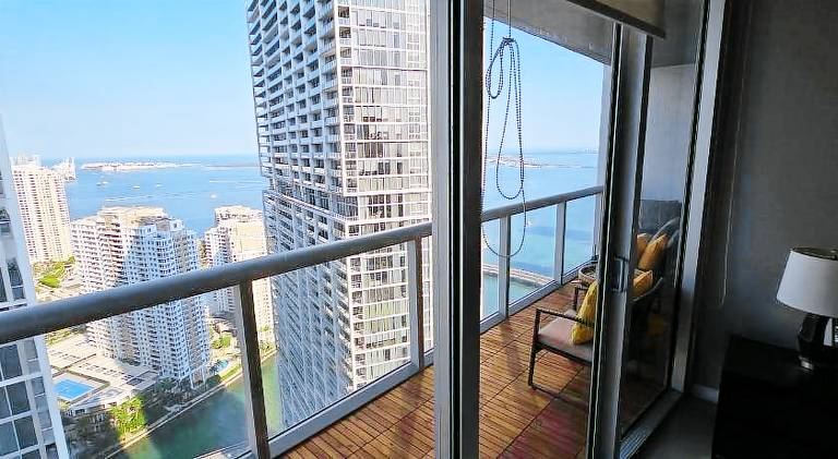 Apartment with pool | Near Bayfront Park — photo 3