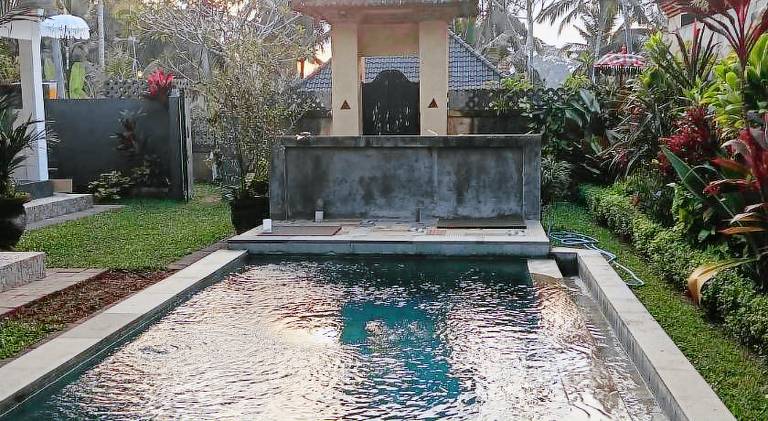 Villa with pool — photo 3
