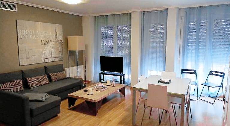 Nice apartment | Next to Cathedral-Basilica of Our Lady of the Pillar | Pets are welcome in Zaragoza