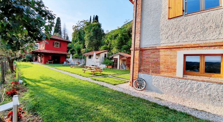 Farm with terrace, garden & jacuzzi — photo 3