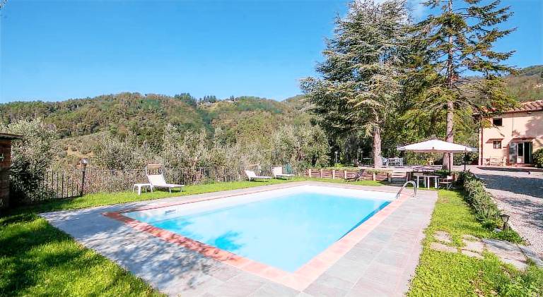 Villa with pool — photo 3