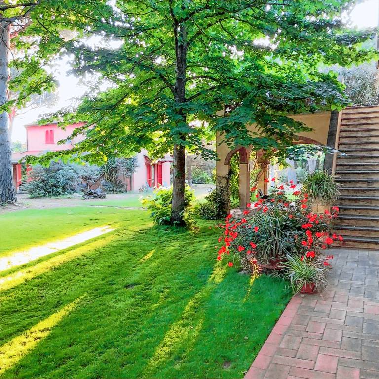 Agriturismo Il Piaggione: Camera ROSMARINO sul giardino — photo 3