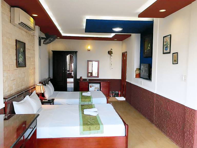 Sunny B Hotel in Hue