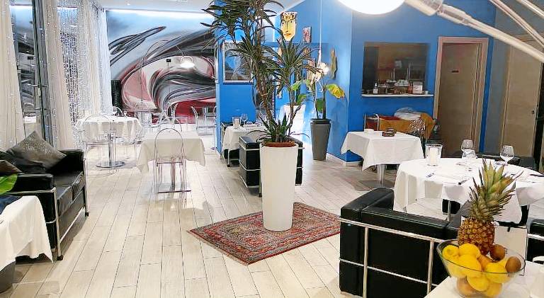 Blue Shades Hotel — photo 2