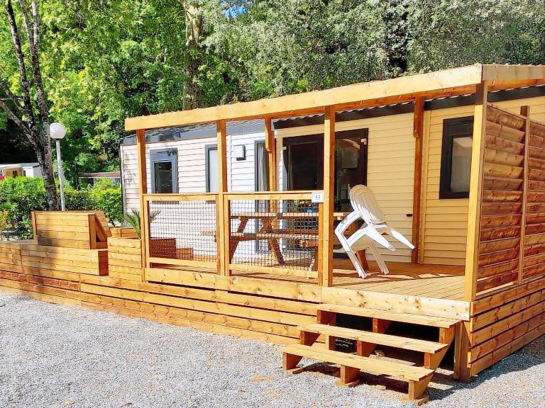 Mobile home with heated pool & patio — photo 4