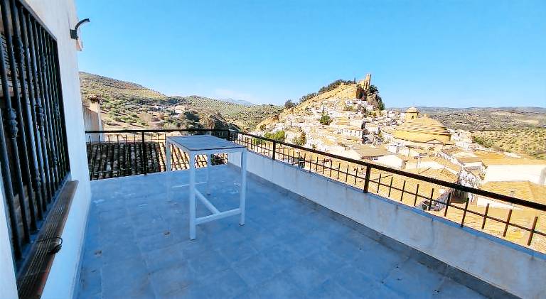Vacation home with terrace — photo 4