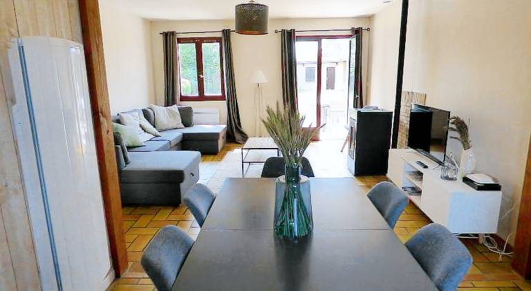 Vacation home with 3 rooms for 8 persons in Montreuil