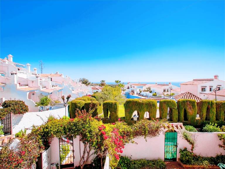 Vacation home with pool, garden & terrace | Sea view | Perfect for remote work | Pets are welcome — photo 2