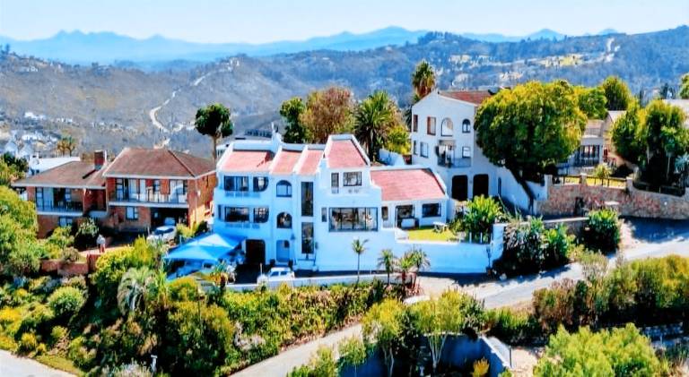 Villa with pool in Knysna