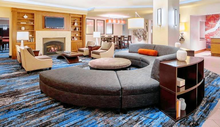 DoubleTree Suites by Hilton Minneapolis — photo 2