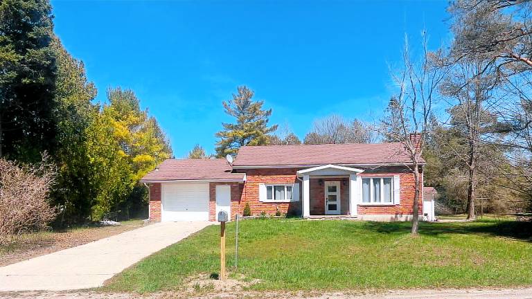 House Red Bay