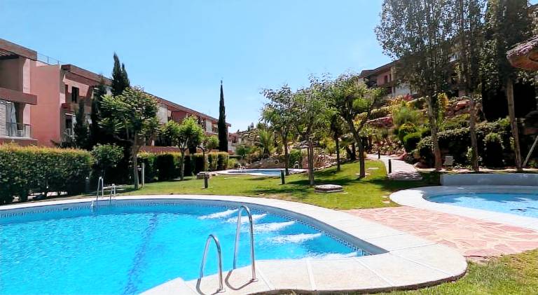 Rental apartment with terrace & pool in Vera