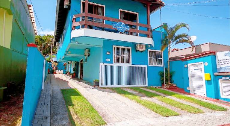 Holiday apartment with yard & grill in Bombinhas