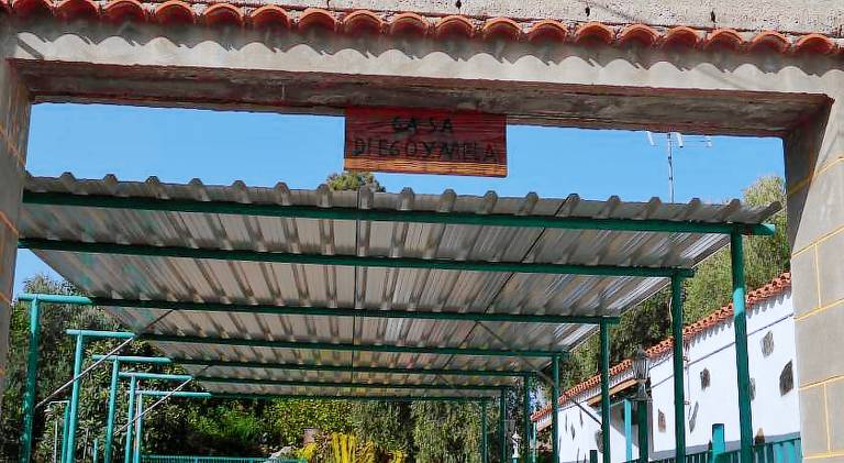 Vacation home with pool, yard & barbecue in San Bartolomé de Tirajana