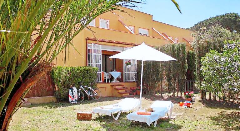 House with garden & terrace — photo 3
