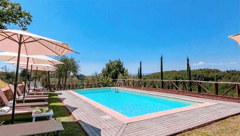 Villa with patio, barbecue & yard — photo 4