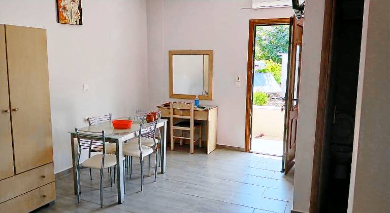 Rental apartment with terrace & garden — photo 4