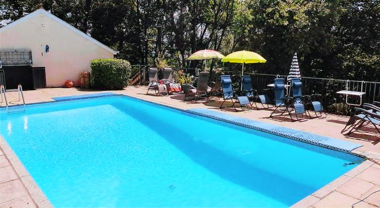 Apartment with pool & jacuzzi — photo 5