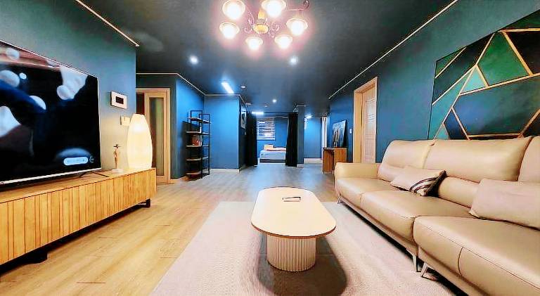 A Bridge House 1C in Incheon