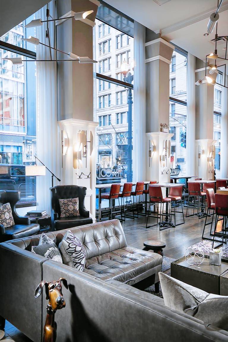 Staypineapple, An Iconic Hotel, The Loop in Chicago, IL
