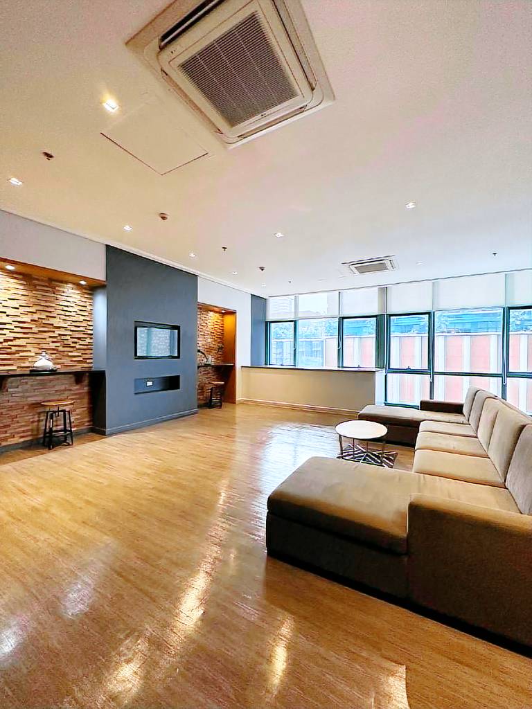 Charming rental apartment with pool | Pet-friendly — photo 4