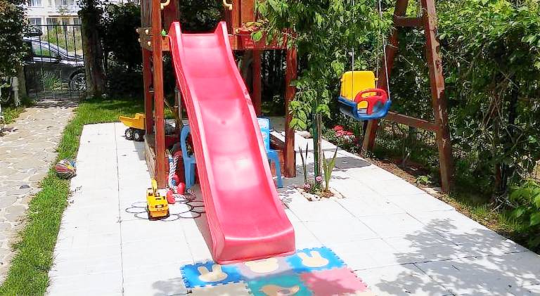 Apartment with pool — photo 5