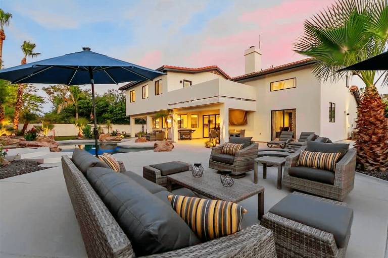 Luxury Estate Heated Pool Mini Putt Basketball