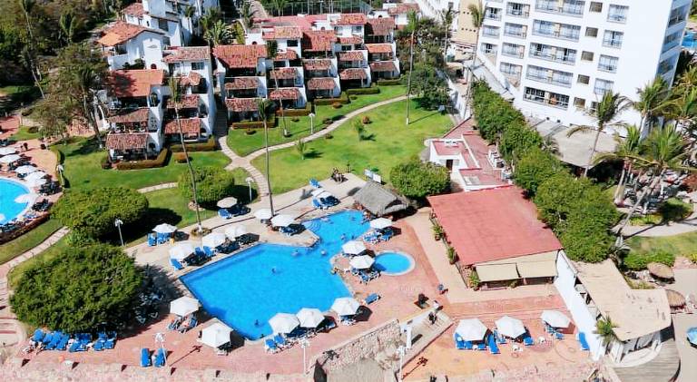 Holiday apartment with pool — photo 5