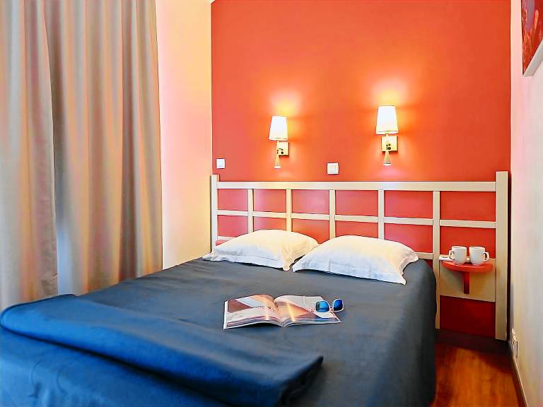 Rental apartment with pool, garden & terrace | Sea view — photo 4