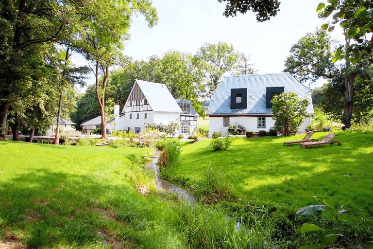 Beautiful house with terrace, fast internet & garden | Garden view | Pets are welcome — photo 5