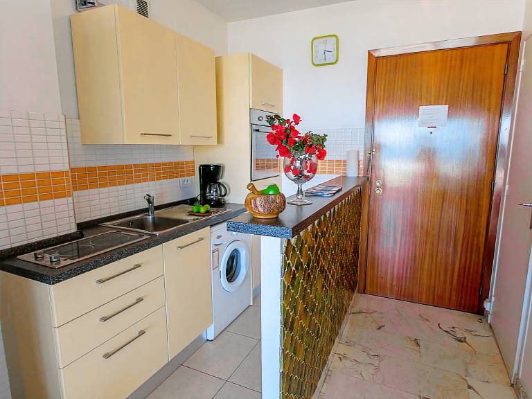 Seafront studio with terrace, near beaches and center, Free Wifi — photo 4